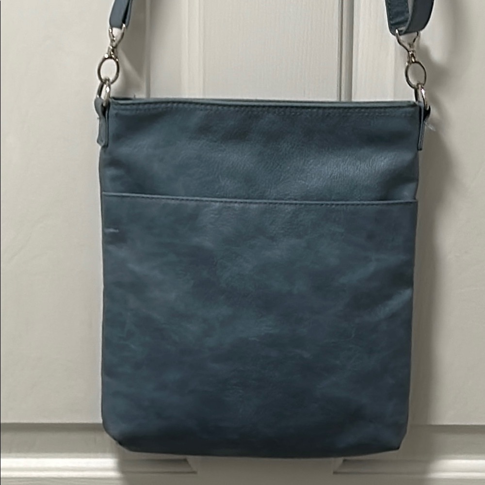 Thirty One Stylish Blue Crossbody Bag/Purse